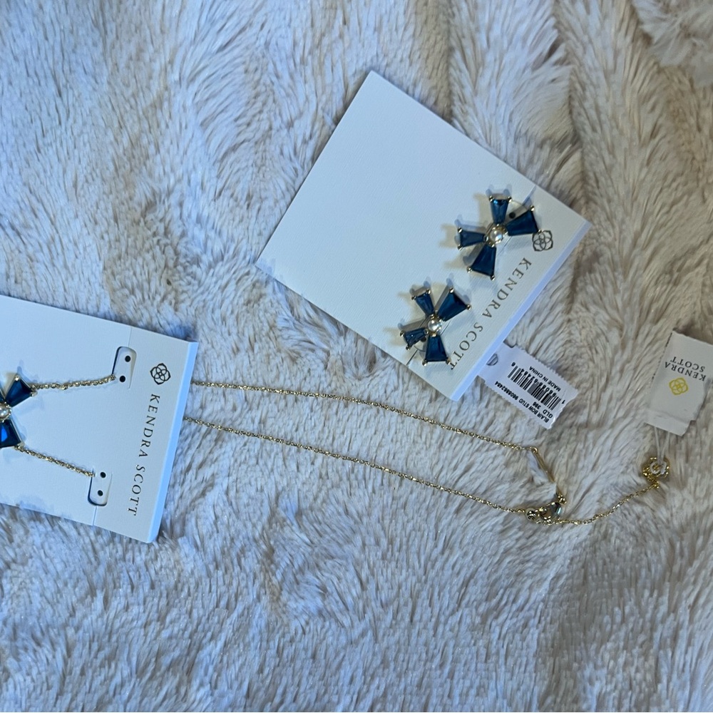 Kendra Scott Blair bow teal necklace and earrings. But new with tags and box!